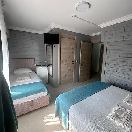 Stoa Hotel *